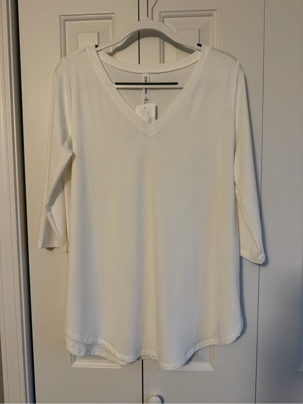 Zenana Outfitters Ivory V-Neck 3/4 Sleeve Tunic